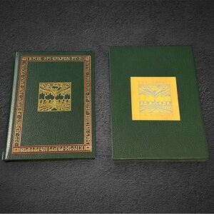 J.R.R Tolkien’s “The Hobbit” (Deluxe Collector’s Edition)